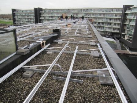 Montage Zonnepanelen Sconfinato in volle gang